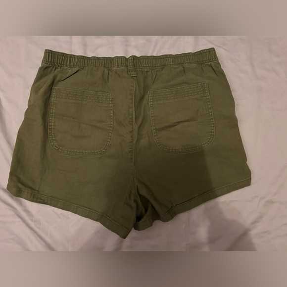 Madewell Army Green Zip-Fly mid rise hunter green shorts Size XL - Picture 4 of 11
